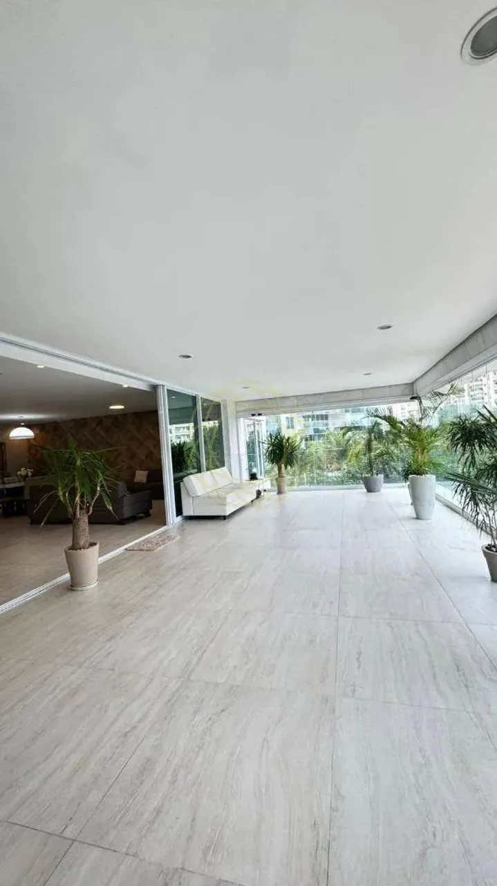 Furnished apartment with 4 bedrooms and 381 m² — photo 12