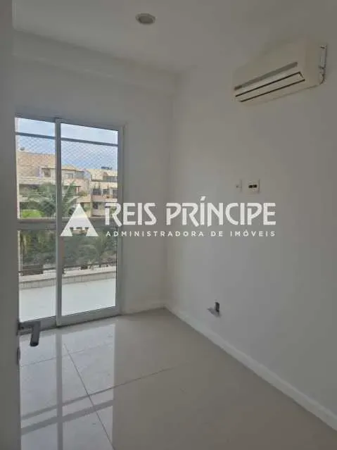 Duplex top-floor apartment with 3 bedrooms and balcony grill — photo 23