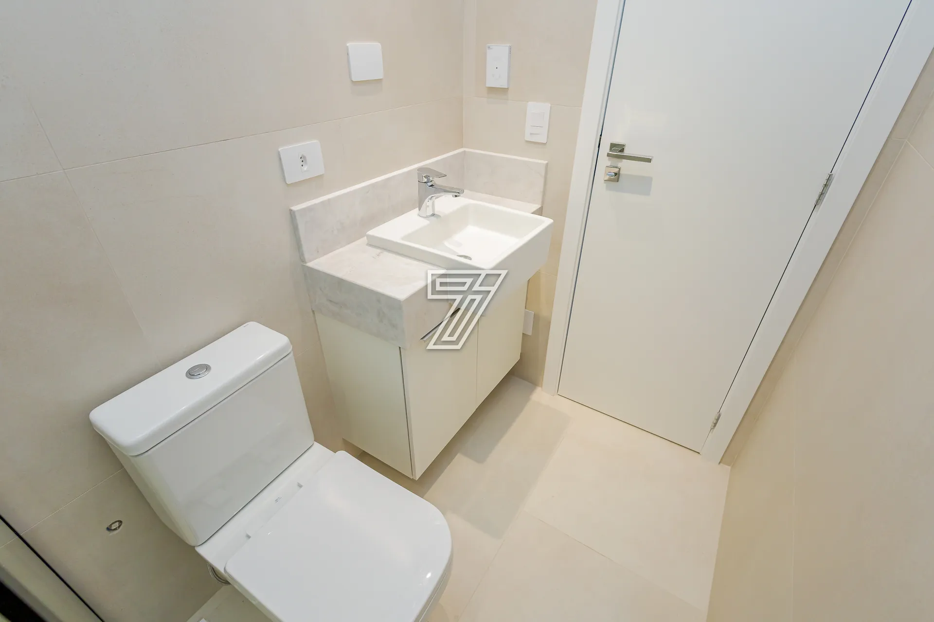 2-bedroom apartment with suite, open kitchen and 2 parking — photo 33