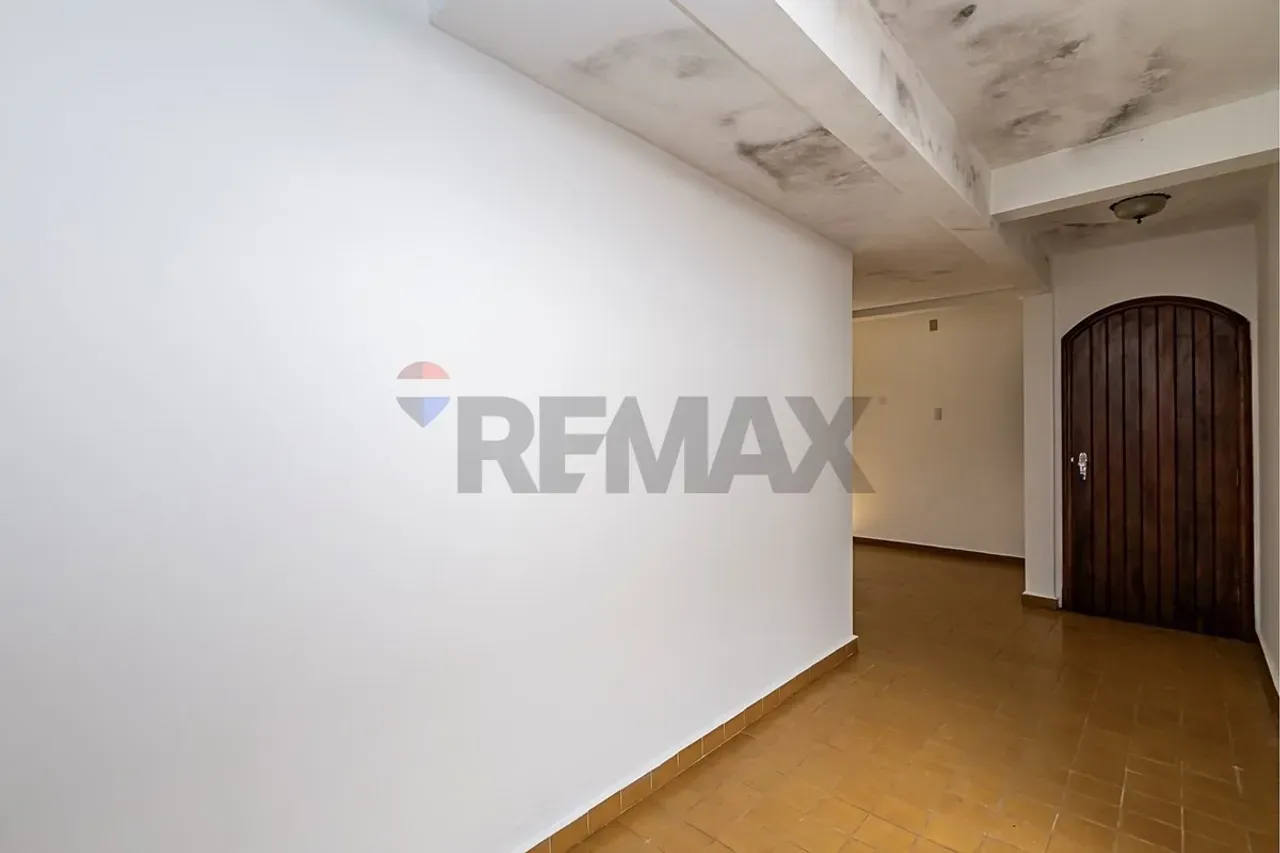 House with 3 bedrooms, 1 en-suite and private garden 309 m² — photo 55
