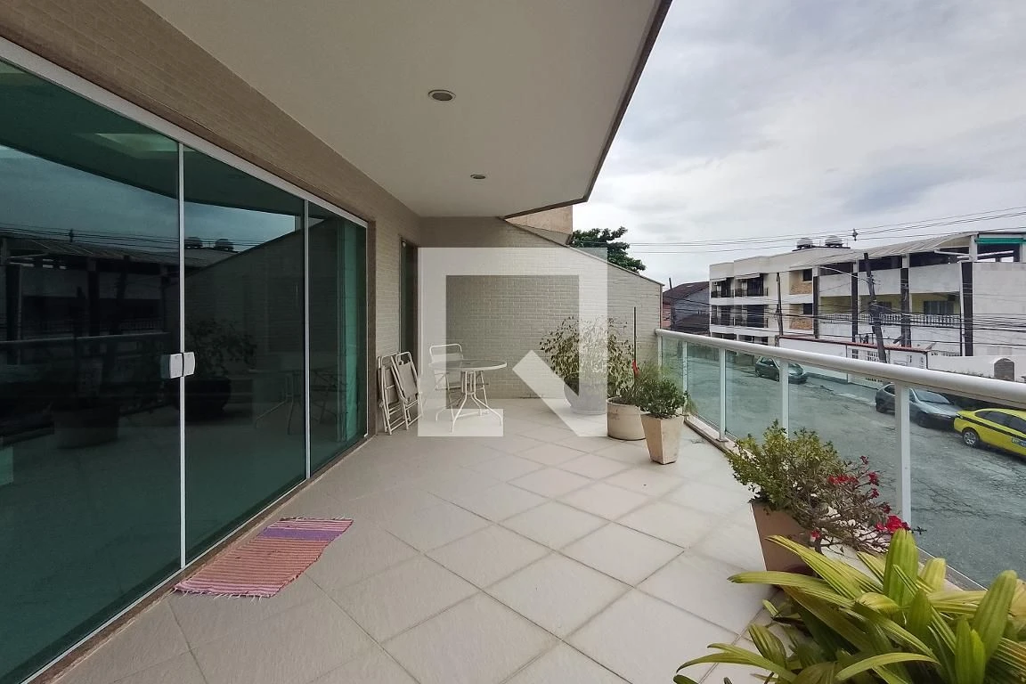 460 m² house with a water view and a private pool — photo 56