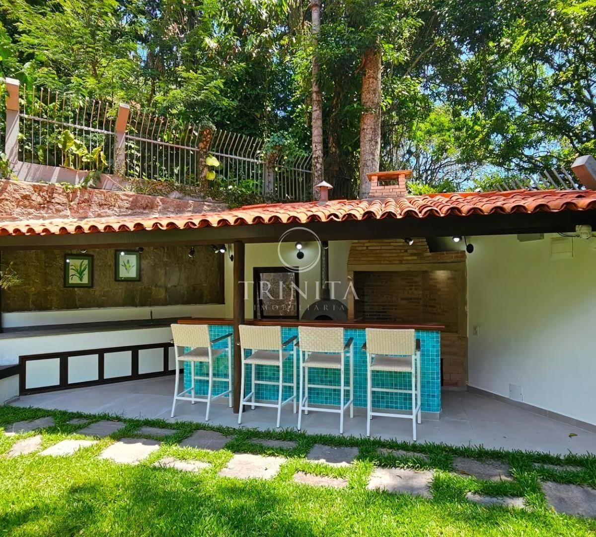 5-bedroom house with a bathtub in Rio de Janeiro — photo 13