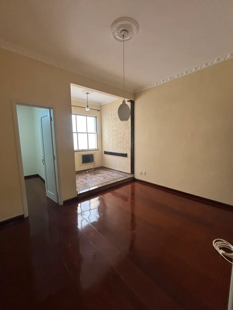 1-bedroom apartment with 2 bathrooms and glass shower — photo 11