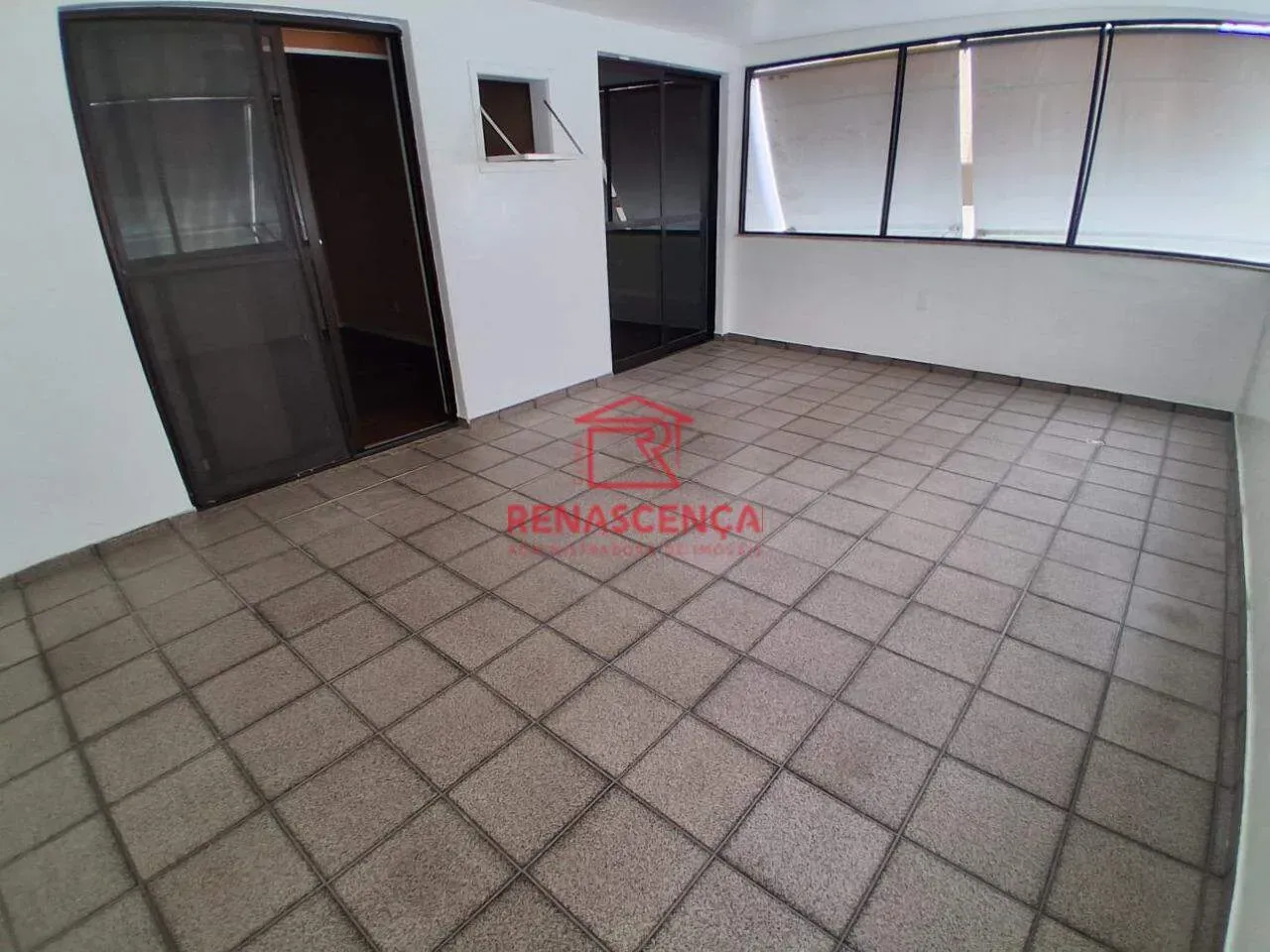 Apartamento com 4 quartos e varanda — photo 24
