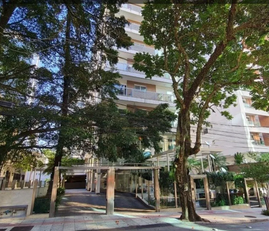 Departamento con ventanales de piso a techo en Florianópolis — photo 54