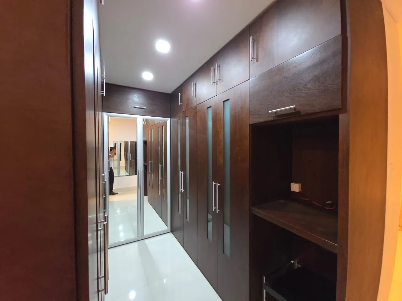 Furnished apartment, 316 m², with a walk-in closet — photo 11