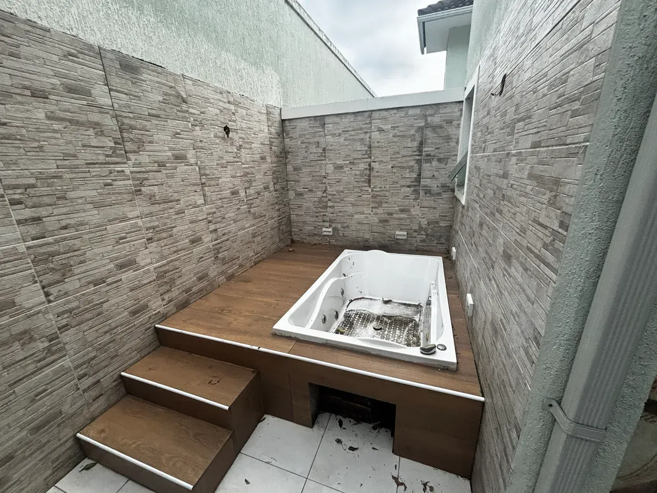 House with 4 bedrooms, 5 bathrooms and 3 parking spots — photo 33