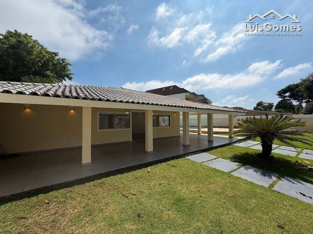 Unfurnished house with 5 bedrooms and 5 bathrooms — photo 10