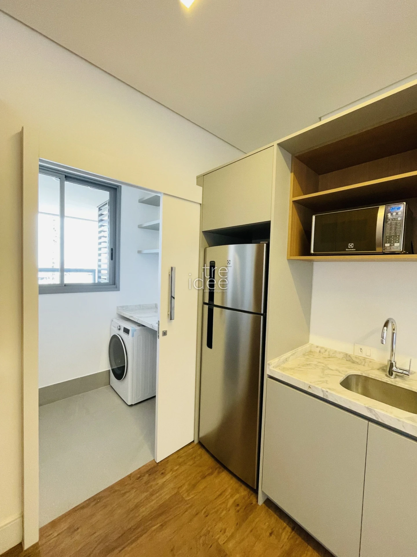 2-bedroom apartment with a washing machine — photo 6