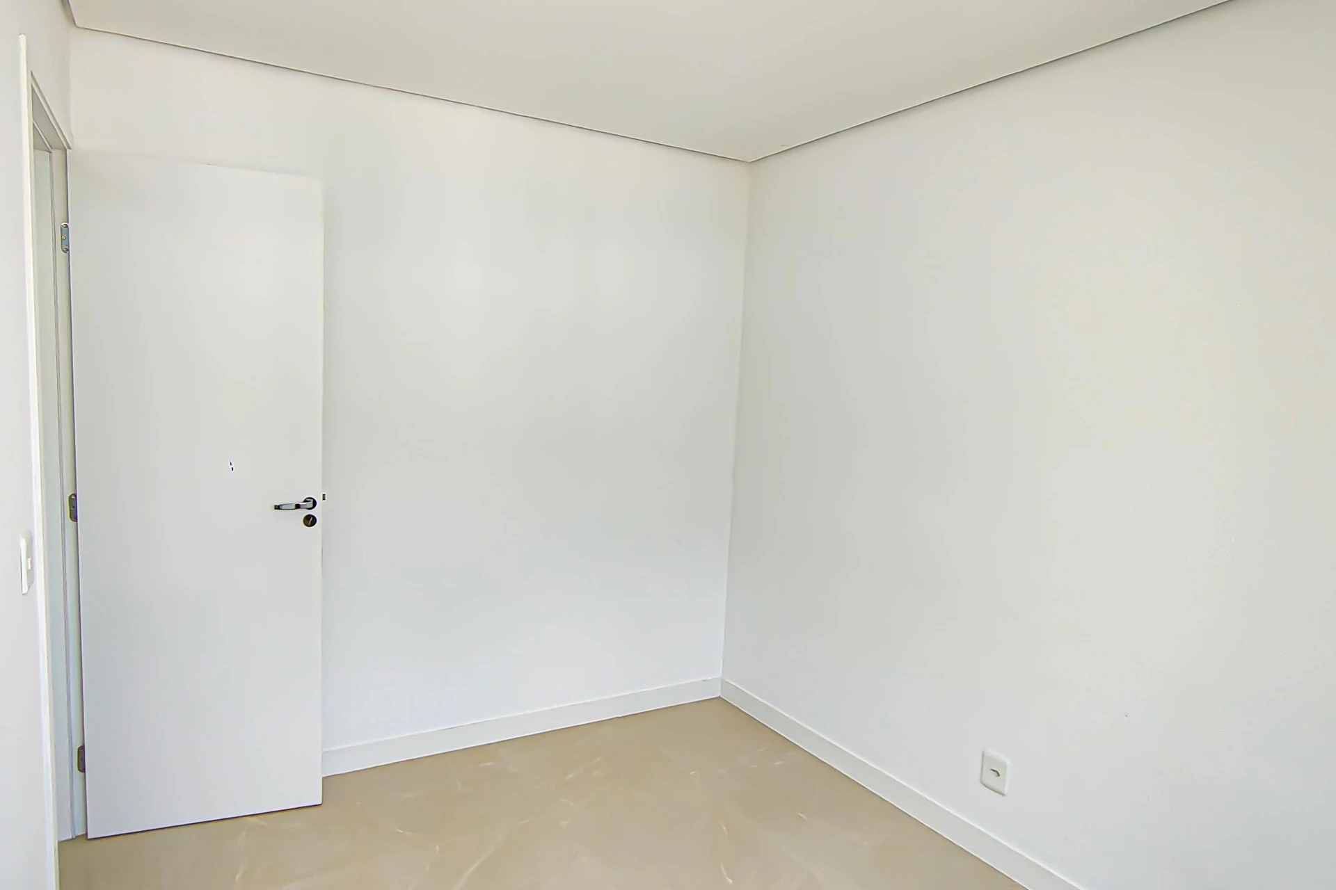 Unfurnished 2-bedroom apartment with en-suite bathrooms — photo 38
