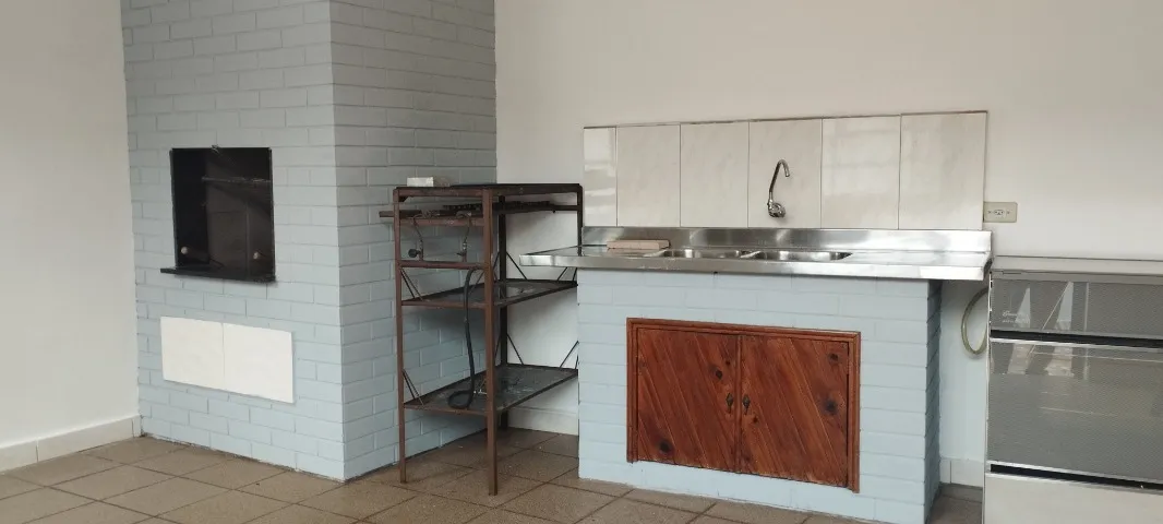 Furnished commercial house with 3 bedrooms and 3 bathrooms — photo 6