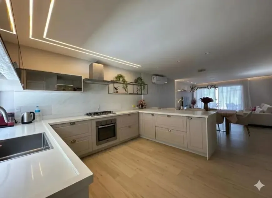 Furnished house with 4 bedrooms and an open-plan kitchen — photo 2