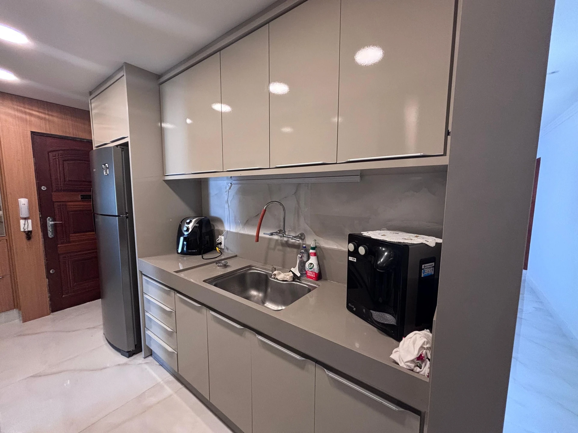 Apartamento mobiliado com 4 quartos e 4 banheiros — photo 3