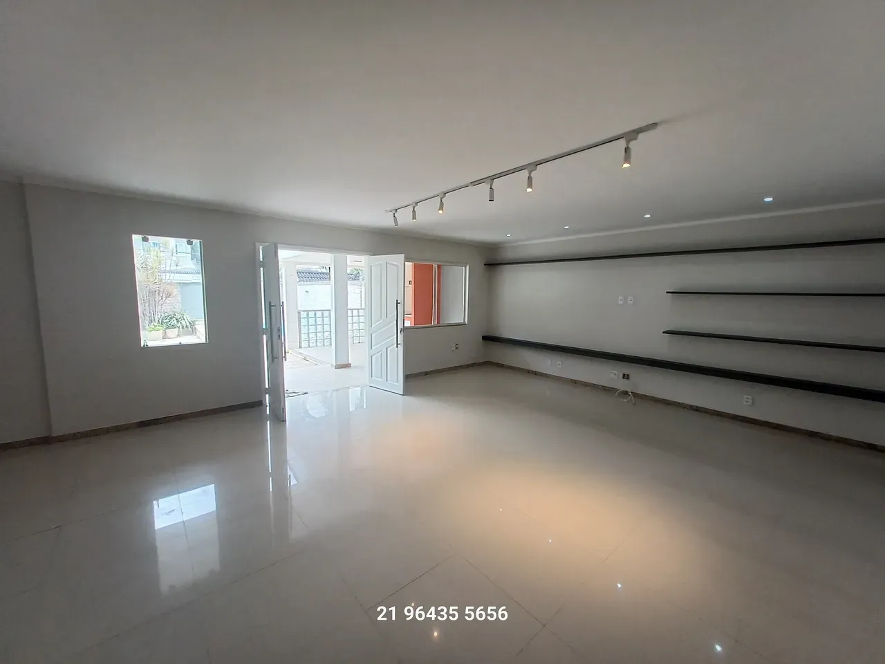 House, 200 m², with a grill on the balcony