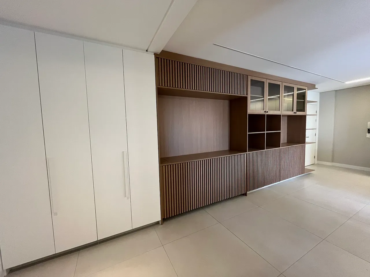 Apartment on the 7th floor with floor-to-ceiling windows — photo 26