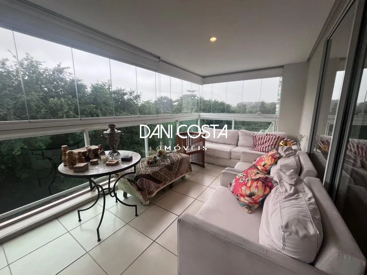 4-bedroom apartment with 227 m² and 3 parking spaces — photo 14