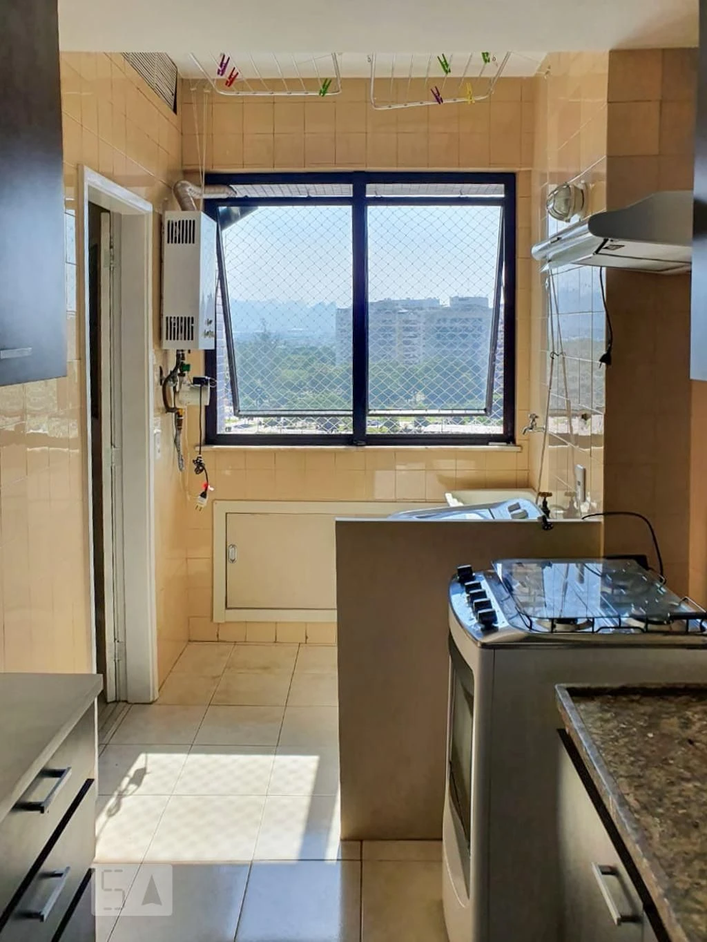 Furnished apartment, 80 m², with a mountain view — photo 2