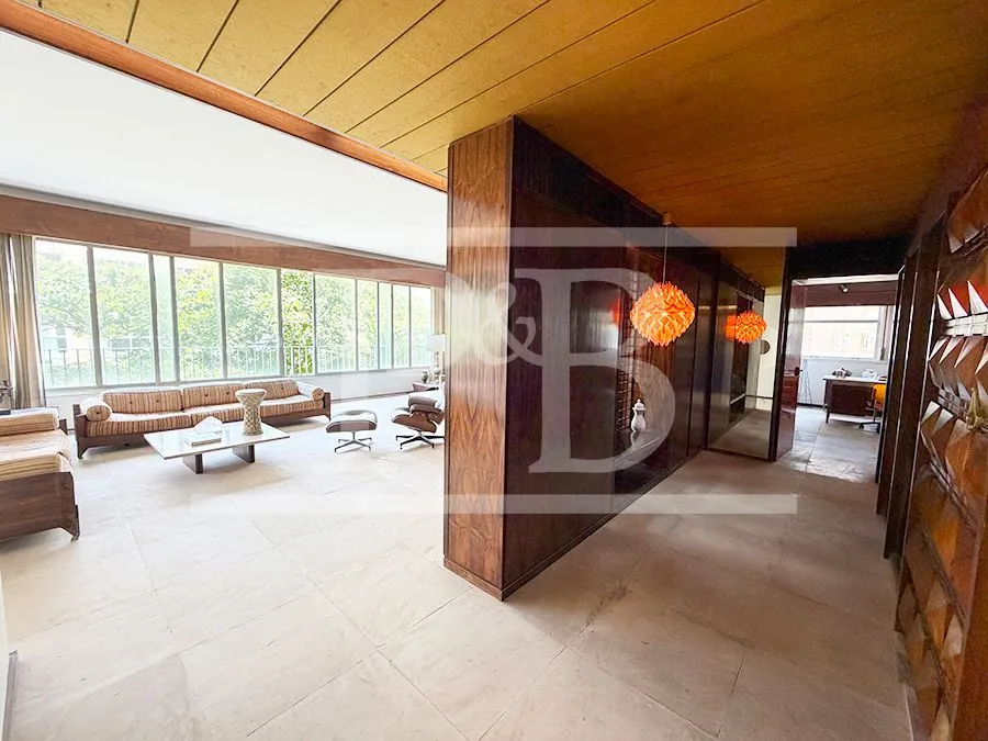 310 m² apartment with floor-to-ceiling windows and a bathtub — photo 37