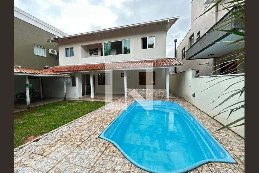 2-bedroom house with a washing machine in Florianópolis — photo 10