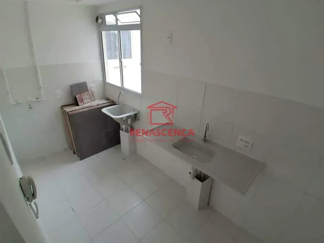 2-bedroom apartment with 1 parking spot and gas stove — photo 2