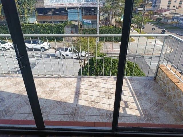Ground-floor apartment with 3 bedrooms and 1 bathroom