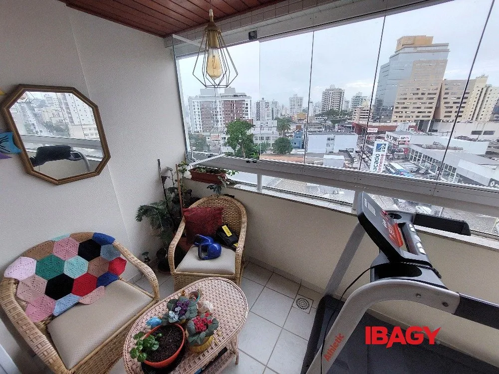 Apartamento amueblado de 4 dormitorios con balcón cerrado y 159 m² — photo 10