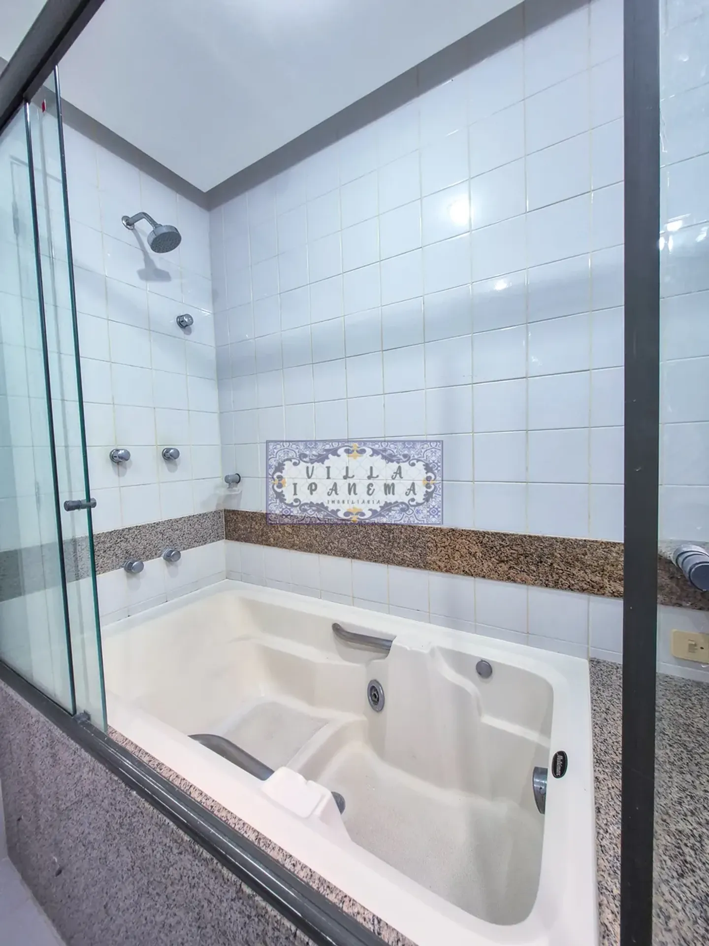 200 m² apartment with 3 en-suite bedrooms and private BBQ — photo 43