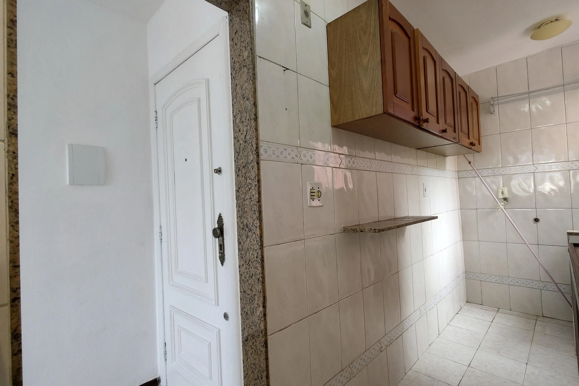 Unfurnished apartment with 2 bedrooms and 1 parking space — photo 14
