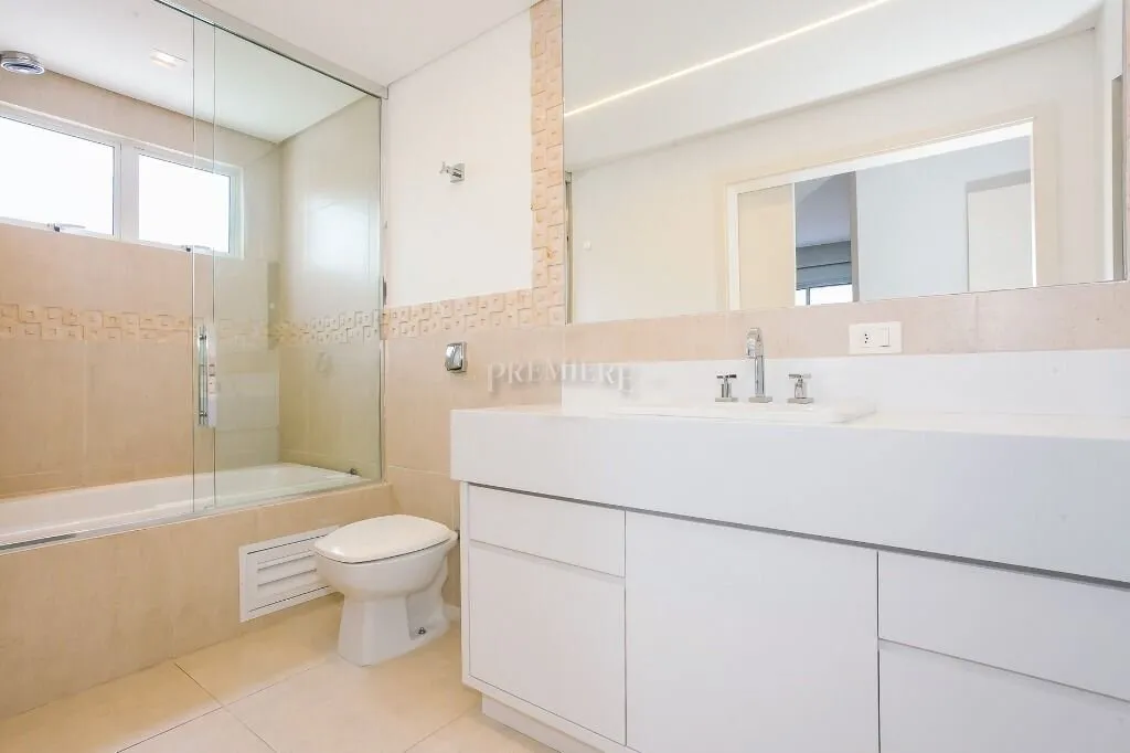 Furnished apartment, 135 m², with a bathtub — photo 16
