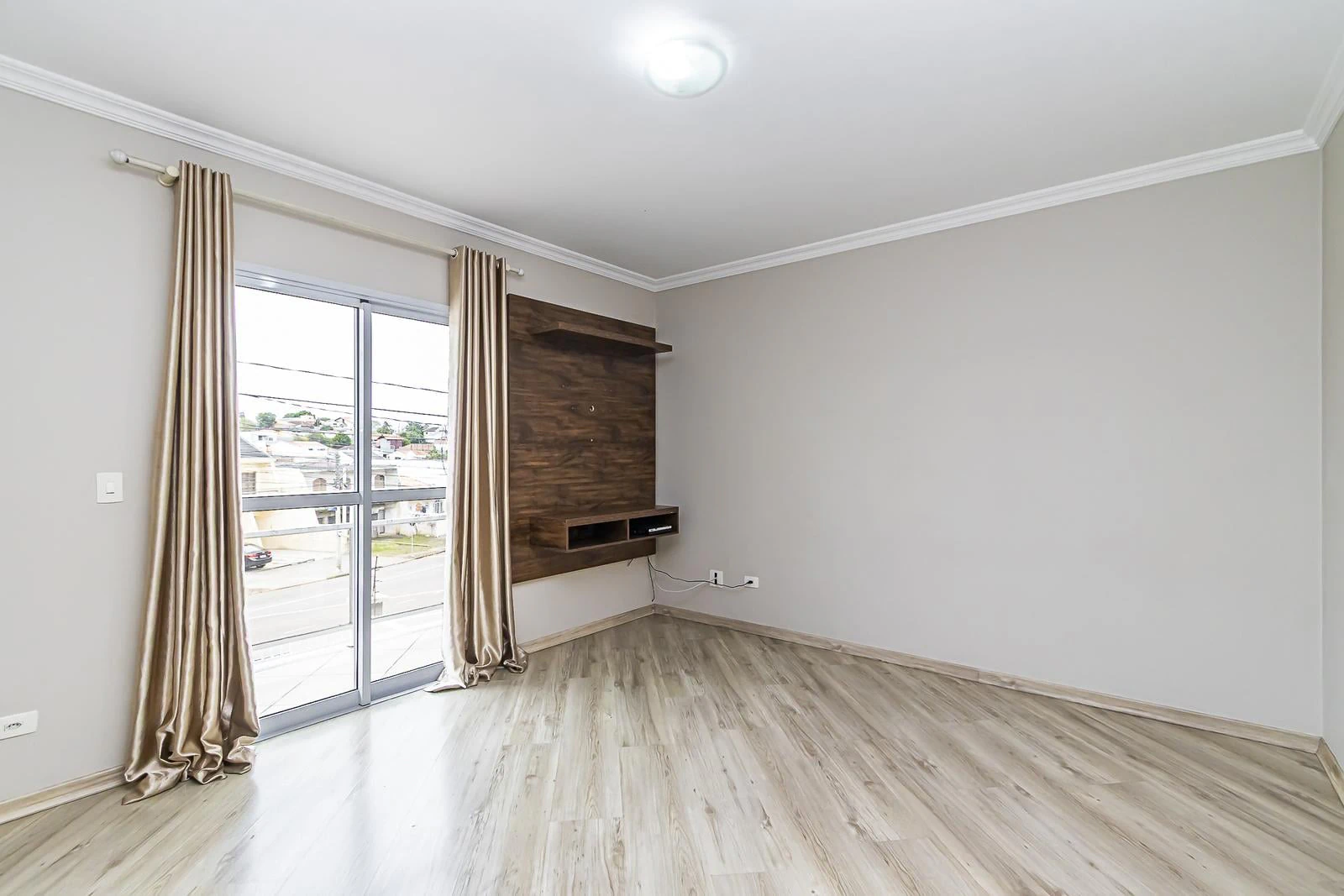 3-bedroom house with a grill on the balcony in Curitiba — photo 24