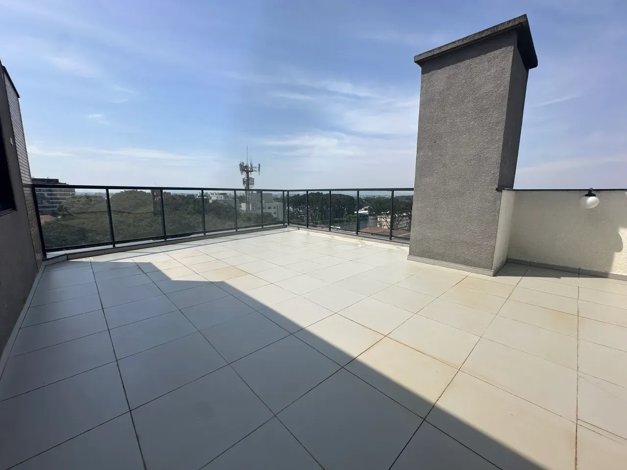 1-bedroom apartment with suite bathroom and balcony — photo 16