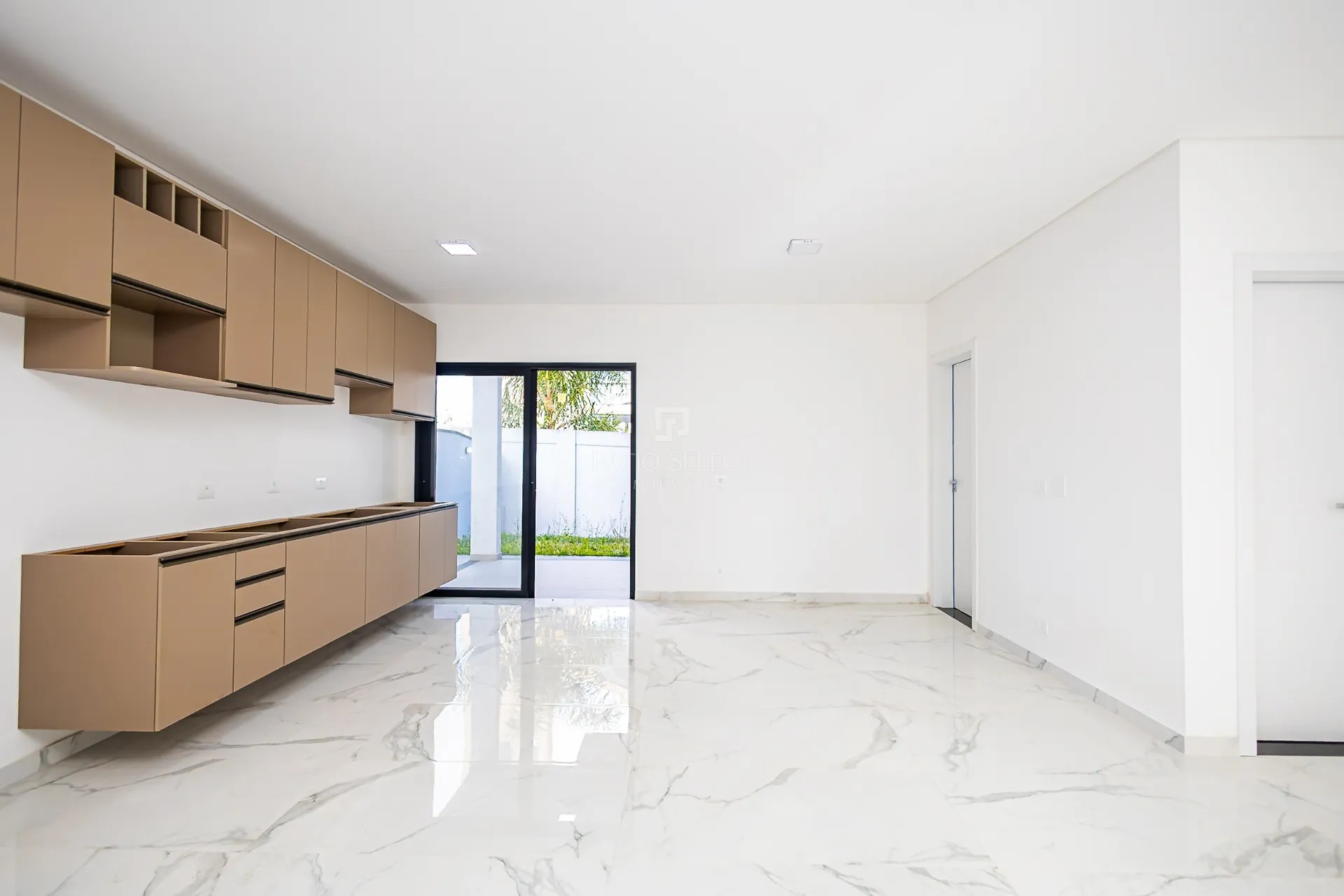 Casa de 181 m² com varanda gourmet e closet — photo 5