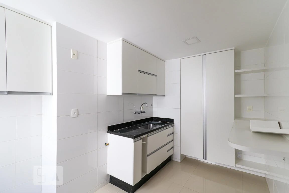 Rental apartment with 3 bedrooms and 1 en-suite bath — photo 8