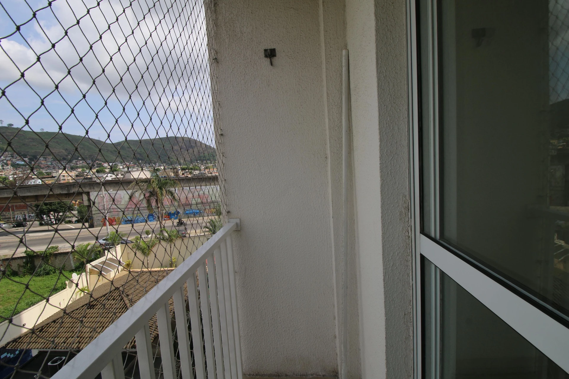 2-bedroom apartment with 1 bathroom and condo pool — photo 19
