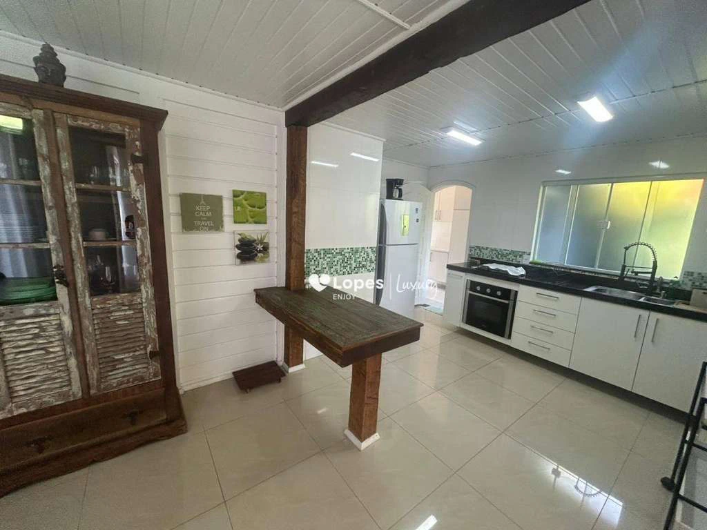 Furnished house with 4 bedrooms and 620 m² — photo 30