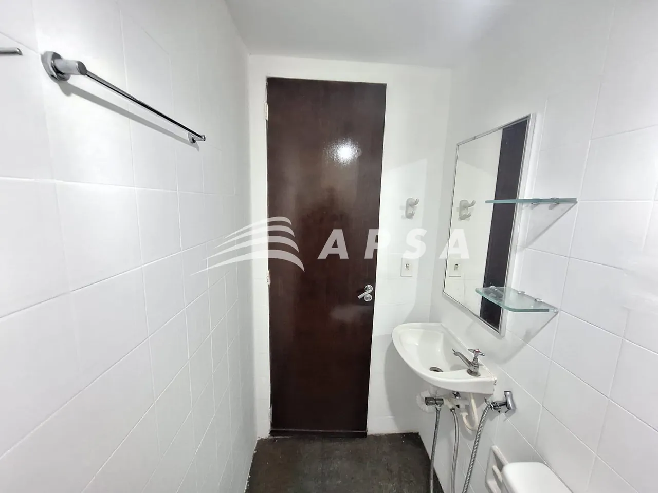 Apartamento de 2 quartos com box de vidro no banheiro — photo 6