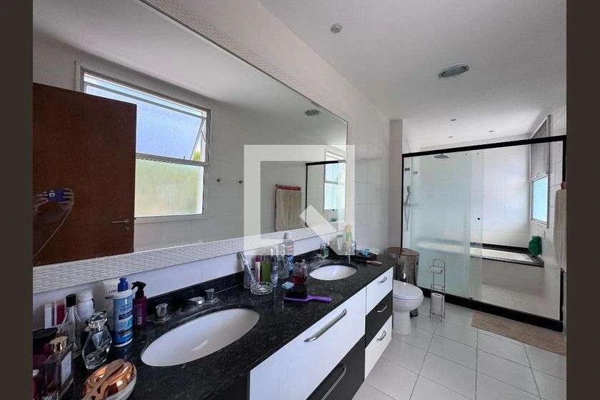 Condo house with 6 en-suite bedrooms and private garden — photo 23