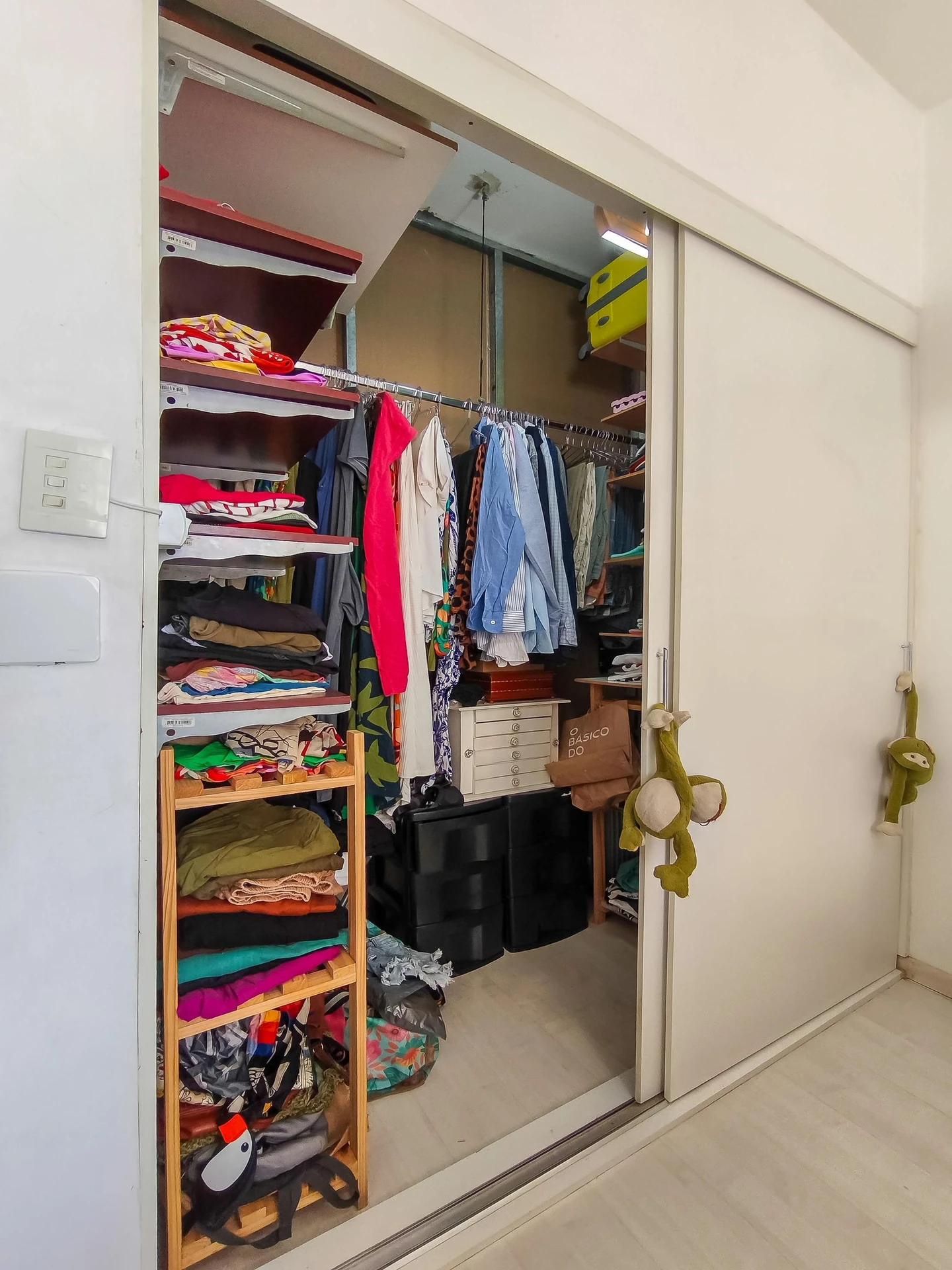 3-bedroom apartment with a walk-in closet — photo 22