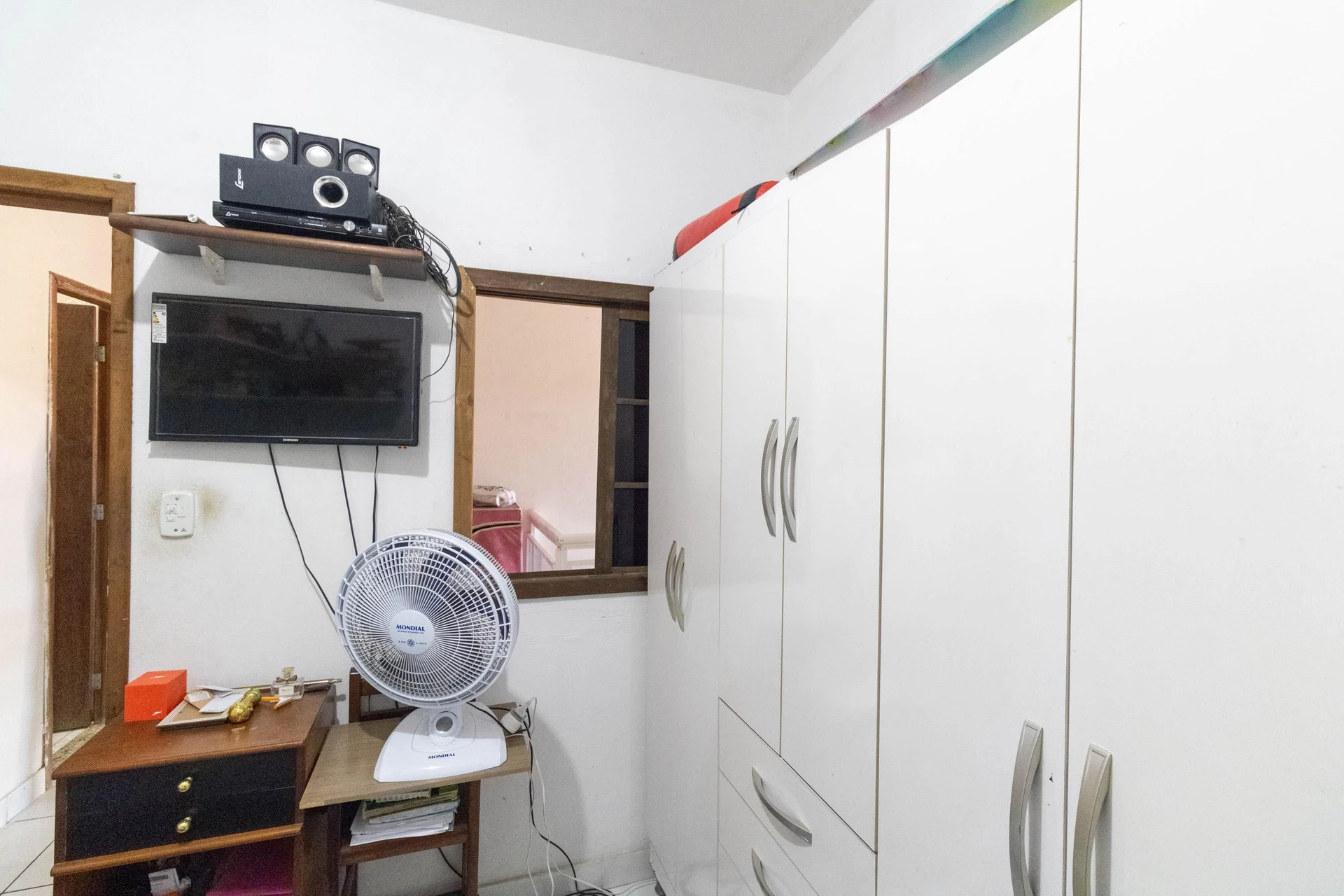 Casa mobiliada com 3 quartos e cozinha com fogão a gás — photo 33