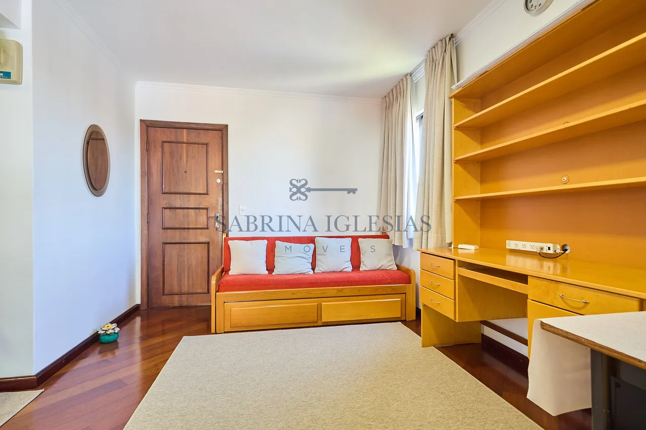 Unfurnished 94 m² apartment with balcony and air conditioning