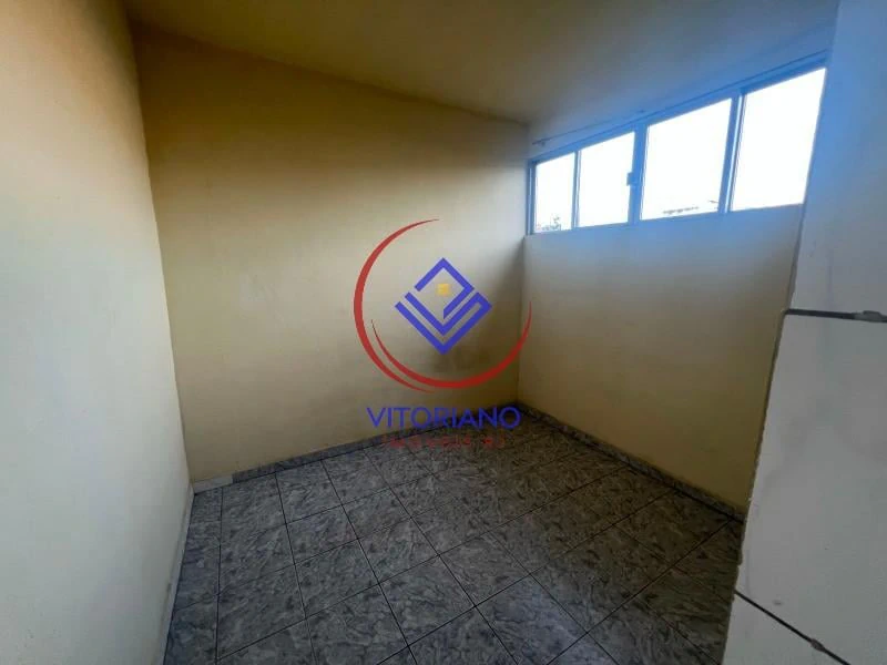 27 m² unfurnished studio with compact kitchenette — photo 4