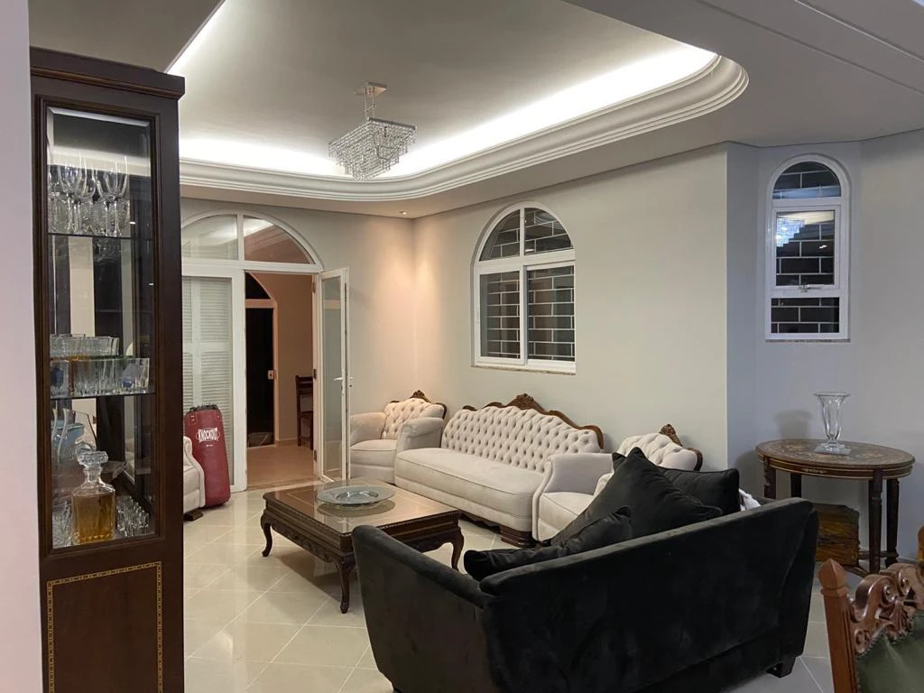 6-bedroom house, 4 with their own bathrooms, 495 m² — photo 4