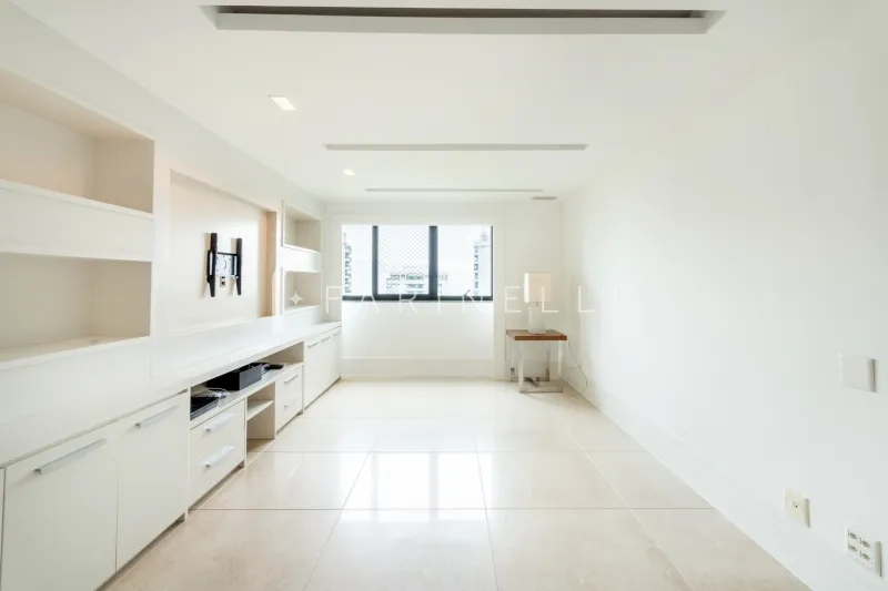 3 quartos e varanda envidraçada: apartamento de 335 m² — photo 2