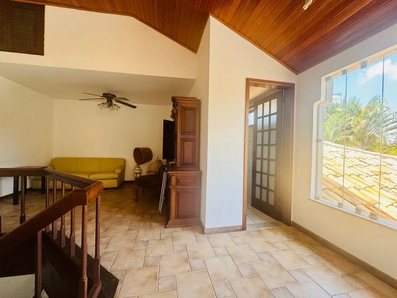 House with 5 suites and an integrated kitchen — photo 48