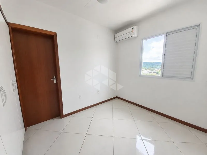 2-bedroom apartment with a washing machine in Florianópolis — photo 13