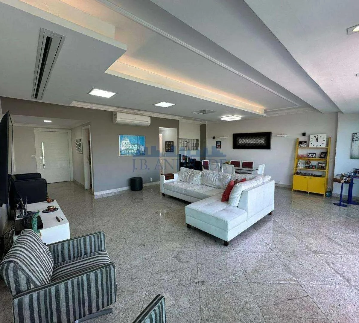 Duplex penthouse with 3 bedrooms and 355 m² — photo 10
