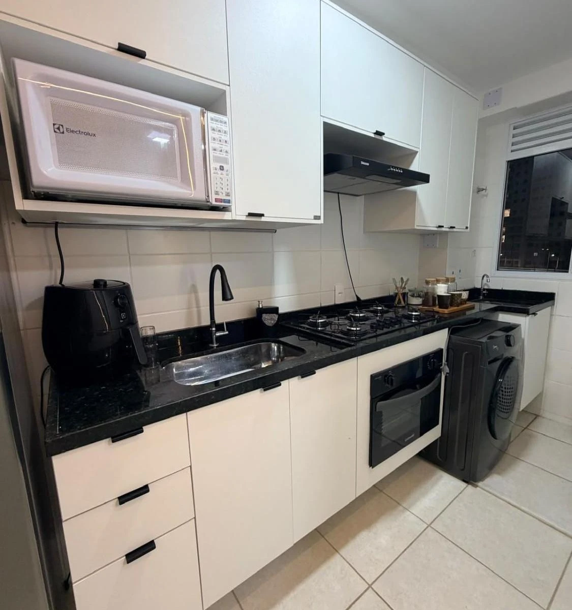 Квартира 57 м² з робочим місцем та пральною машиною — photo 12