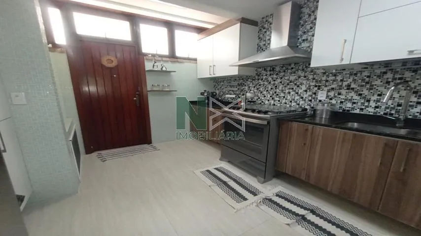 200 m² house with a grill on the balcony and a garden — photo 2