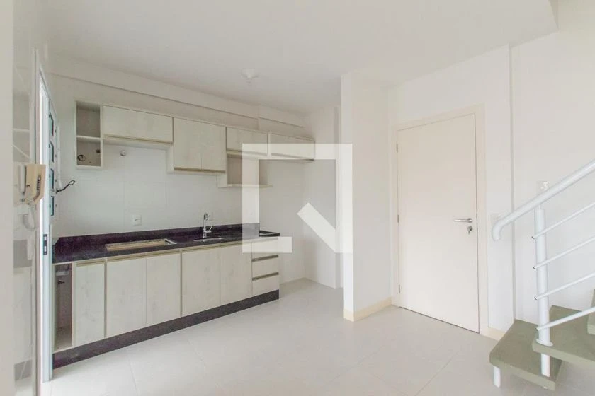 Apartamento de 2 quartos com varanda e cozinha americana