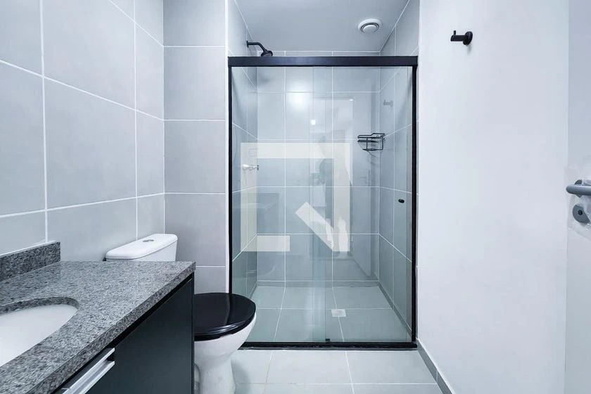 2-bedroom apartment in a building with a gym — photo 18